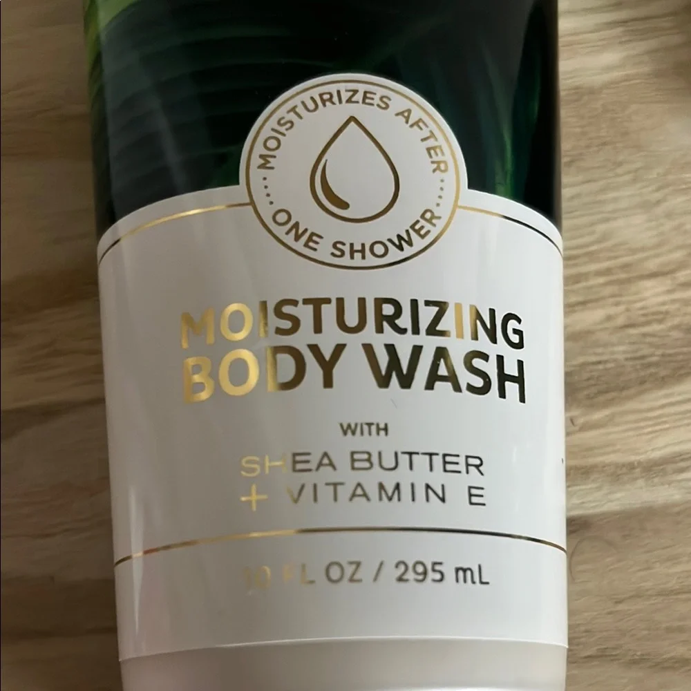 Waikiki Beach Coconut Body Wash - NWT